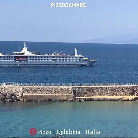 Casa Di Giorgio-Fronte Spiaggia Pizzo  Exterior photo